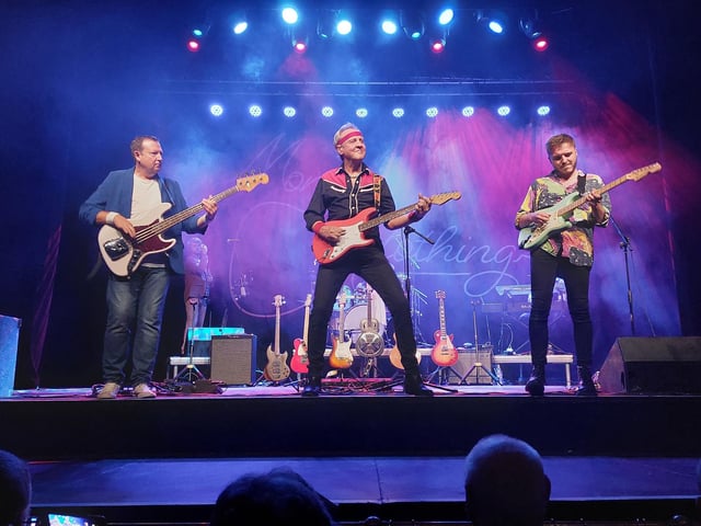 Money for Nothing - Dire Straits Tribute Show