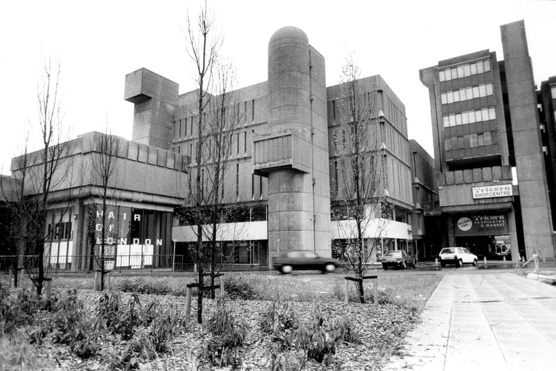 Did you ever pay a visit to the Hair of London salon at the Tricorn? Here is a picture of it from 1990.
