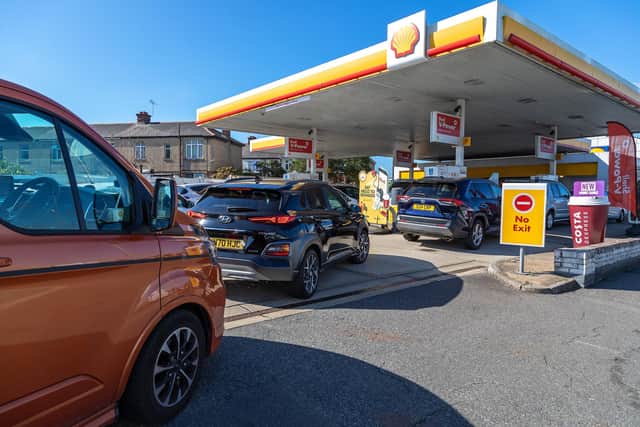 Library image of long queues at Shell petrol station in Goldsmith Avenue on September 24, 2021. Picture: Mike Cooter (240921)