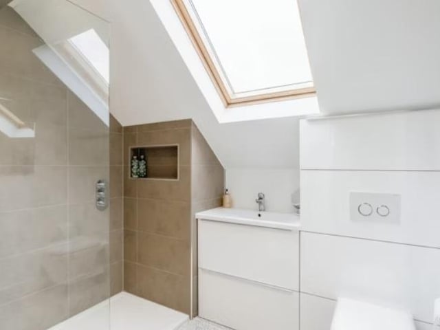 This property comes with four bedrooms and it has been refurbished to a high specification. It is in a gorgeous location and is less than 300m from the beach. The listing says: "It is situated less than 300m from the beach in a quiet cul de sac in the highly sought after village of East Wittering." For more information about the property, visit the Purple Bricks website.