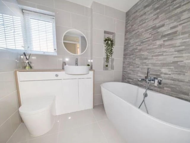 This listing is located near local schools including Queen's Inclosure Primary School and  Prospect School (SEN) making it ideal if you have a young family.
