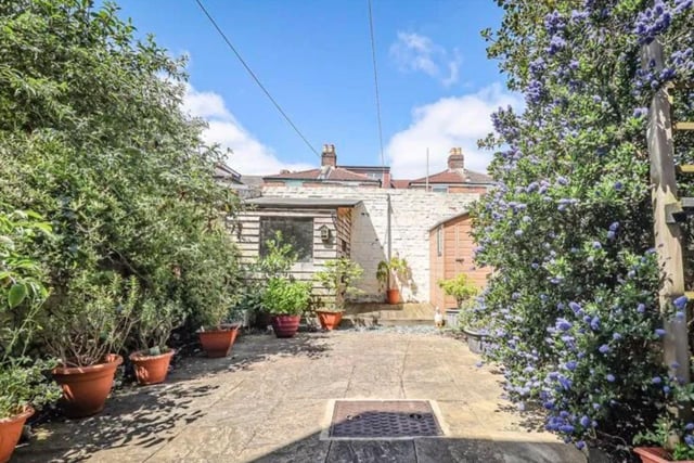 This property comes with two bedrooms, two reception rooms and one bathroom as well as a courtyard garden.