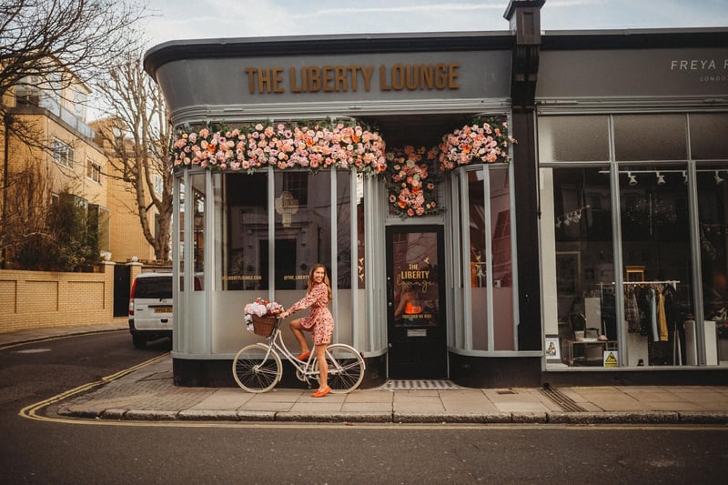 Founder of Southsea-based firms The Liberty Lounge and Dimples and Daisies, Jennifer empowers women through stunning photography. She has 20K Instagram followers.