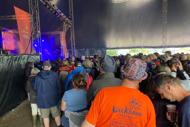 Crowds for Seth Lakeman at the Wickham Festival 2021
