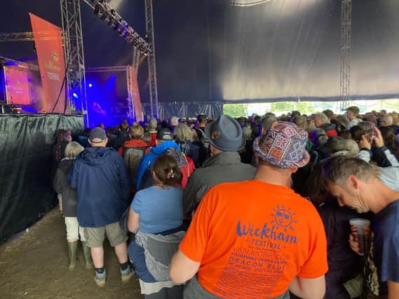 Crowds for Seth Lakeman at the Wickham Festival 2021