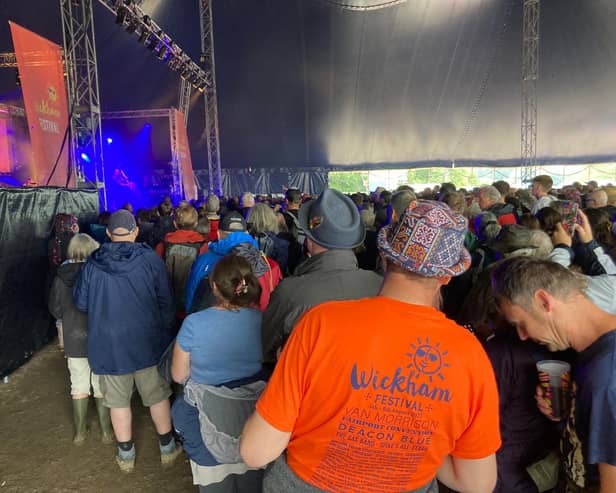 Crowds for Seth Lakeman at the Wickham Festival 2021