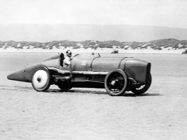 Malcolm Campbell at speed in Sunbeam 350hp