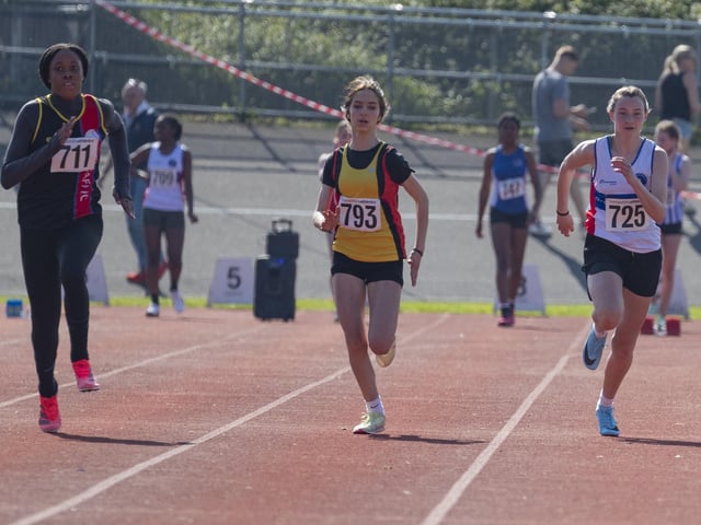 Under-15 girls 100m. Picture by Paul Smith