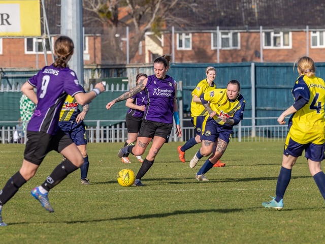 Gosport Borough (yellow) v Gosport Falcons. Picture: Mike Cooter