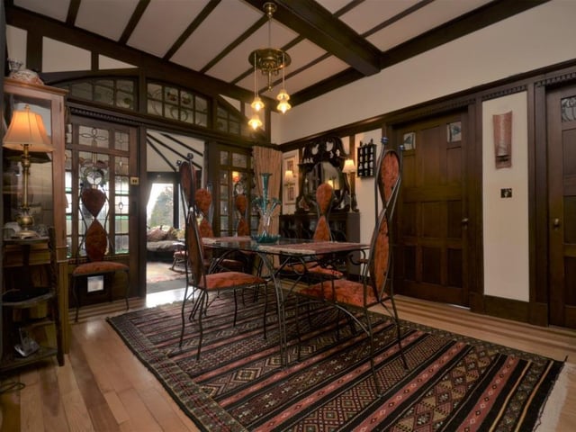 Dining hall.
