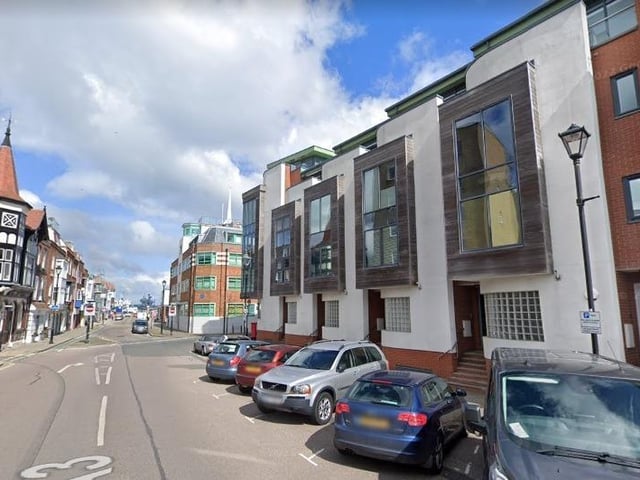 Old Portsmouth and Southsea Common has an average household income of 46,500.