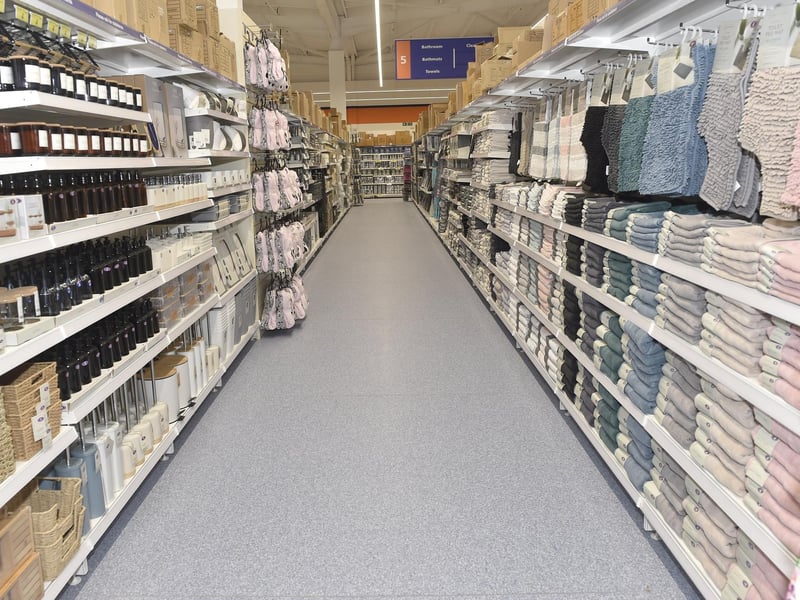 B&M opened in Southampton Road Retail Park in Titchfield, on Saturday, December 2, 2023.

Picture: Sarah Standing (011223-2855)