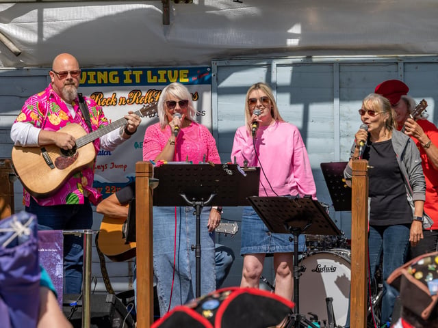 The Igloo Band perform on stage at the Lifeboat Inn on Hayling Island. Picture: Mike Cooter (250824)