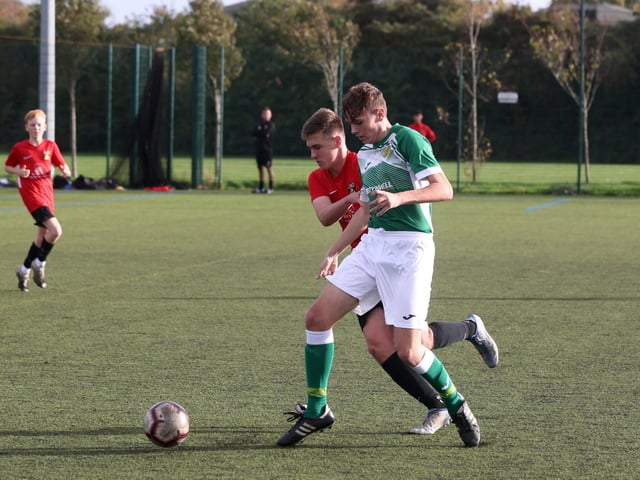 Fareham U18s (red) v Moneyfields. Picture: Sam Stephenson