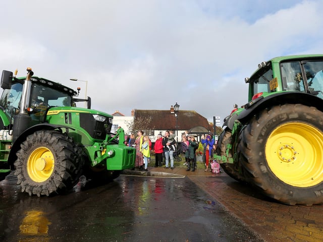 South East Hampshire Young Farmers raising money for the RNLI on their tractor run, in Wickham SquarePicture: Chris Moorhouse (jpns 211023-32)