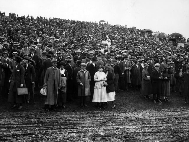 1923: The crowd watching the horse racing at Goodwood. (Photo by Central Press/Getty Images)