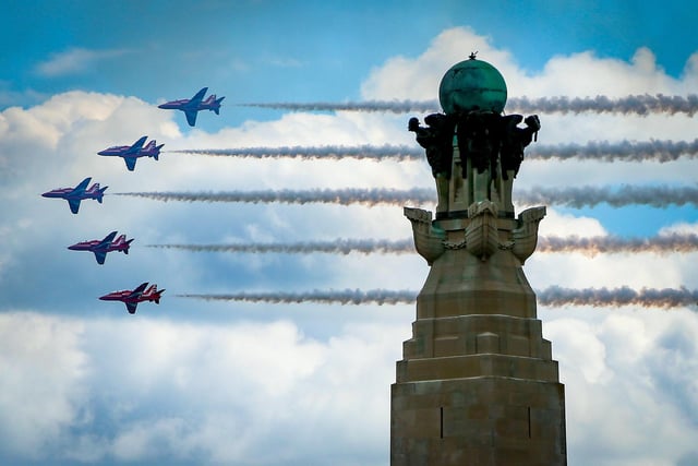 Red Arrows. Portsmouth's Armed Forces Day, Southsea Common
Picture: Chris Moorhouse (080624-53)