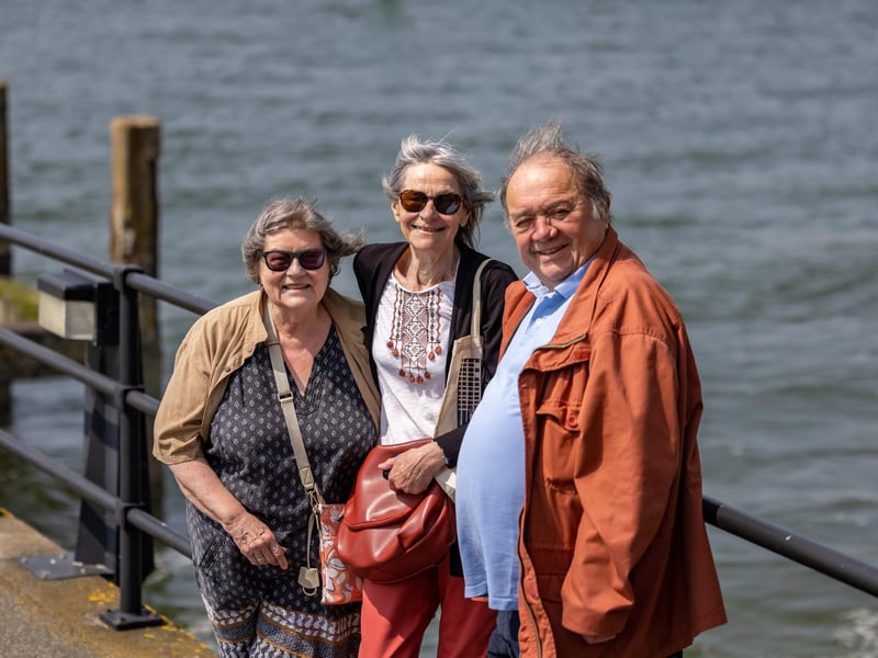 Showing her French friends the sights of Southsea. Antonia Bennett with Annie & Philippe Josse visiting from Normandy. Picture: Mike Cooter (110524)