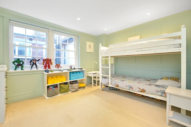 55 Broad Street, Old Portsmouth, Hampshire
Guide Price ~ £825,000 ~ Freehold