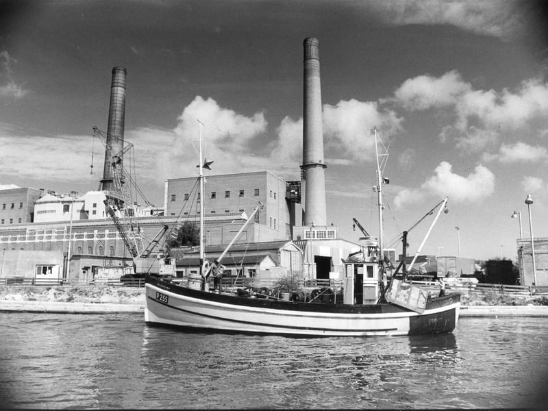 Electricity power station in Gunwharf Road in 1978 PP1271