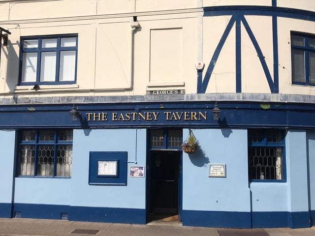 Eastney Beach offers relaxing walks and plenty of coffee spots, but O.7 miles away there is also highly rated restaurant. Eastney Tavern on Cromwell Road has a rating of 4.5 from 615 reviews on TripAdvisor.