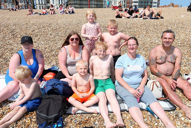 Portsmouth bank holiday: 11 photos of families enjoying the sunshine at ...