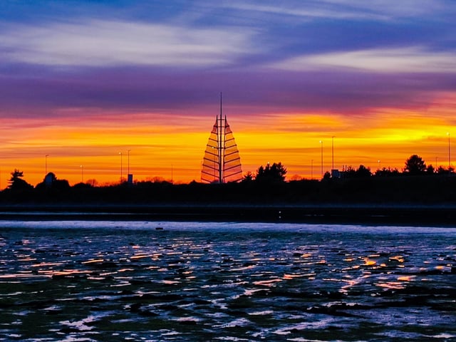 Portsmouth sail sunset. Better days are coming taken by Vicky Stovell