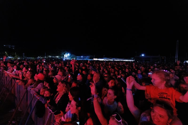 Jess Glynne at Castle Stage Pictured: Crowds watched Jess's performance Picture:Marcin Jedrysiak