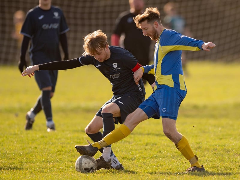 ACFC (yellow & blue) v Havant Town. Picture: Keith Woodland