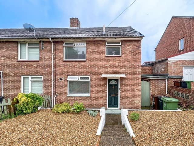 This two bedroom house in Cosham has two reception rooms, a bathroom and a spacious garden up for grabs and it is on the market for £250,000.