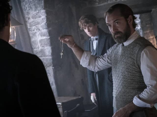 Eddie Redmayne as Newt Scamander and Jude Law as Albus Dumbledore in Fantastic Beasts: The Secrets Of Dumbledore.