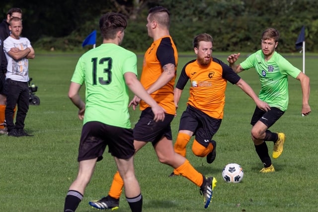 Waterlooville Wanderers (green) v AFC Farlington. Picture: Mike Cooter