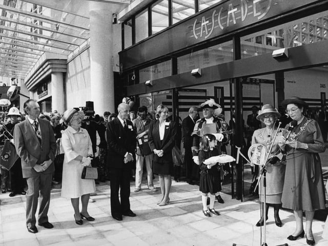 Cascades shopping centre during opening day on September 26, 1989