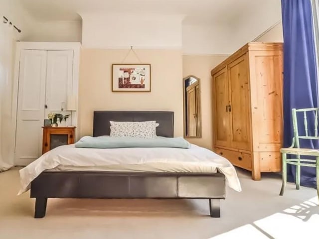 This house is being sold with Lawson Rose Estate Agents and it is currently on the market for £875,000.