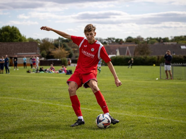 Horndean (red) v Moneyfields. Picture by Alex Shute