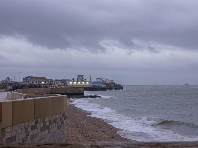 Strong winds in Portsmouth on Wednesday 27 December 2023

Pictured: View from Old Portsmouth 

Picture: Habibur Rahman