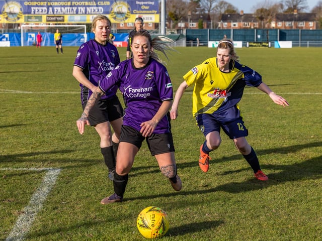 Gosport Borough (yellow) v Gosport Falcons. Picture: Mike Cooter