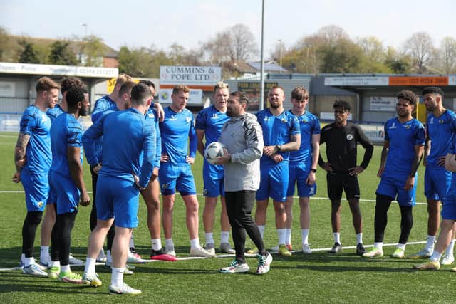 Ant Middleton  talks to Hawks players ahead of a training session. Picture by Dave Haines