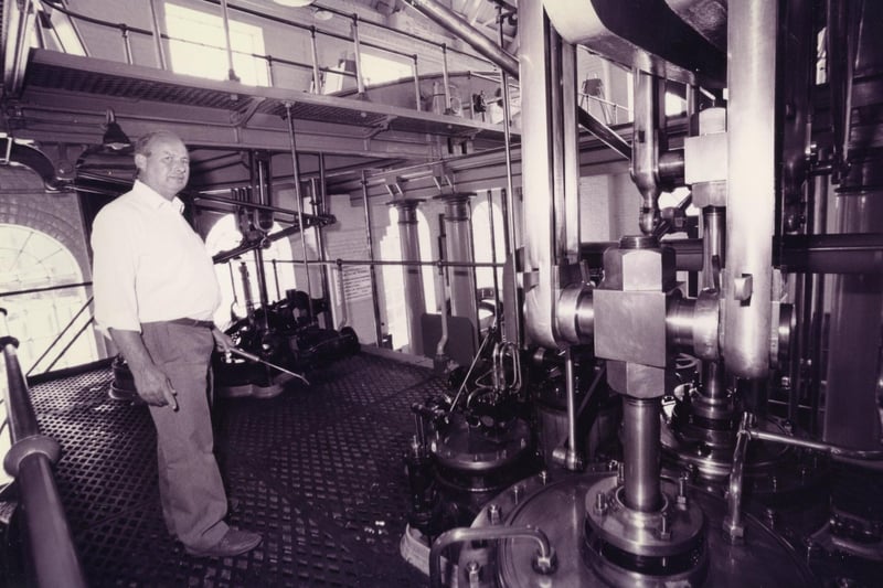 Rick Sanders, leading attendant at Eastney Pumping Station in the beam engine house, 1995. The News PP4670