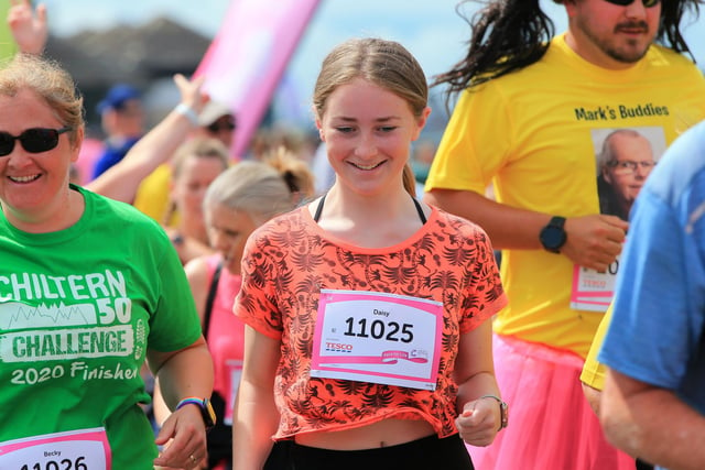 3K and 5K start. Race For Life, Southsea Common. Picture: Chris Moorhouse (jpns 030722-61)