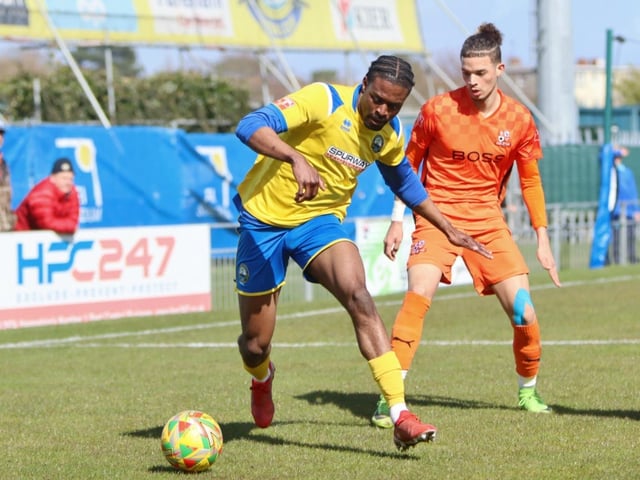 Gosport's Tyrese Dyse in action against Hartley Wintney. Picture by Tom Phillips