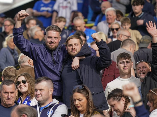 1,889 made the trip to see Pompey's 5-3 win at Carrow Road.