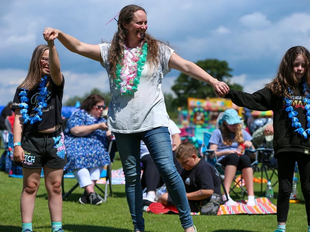 Mum and children dancing. Wave Festival, Tournerbury Golf Centre, Hayling Island. Picture: Chris Moorhouse (130724-11)