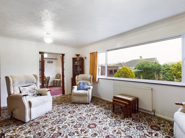 Mapletree Avenue, Horndean. 3 Bedroom detached bungalow with garage and off road parking. £387,500.