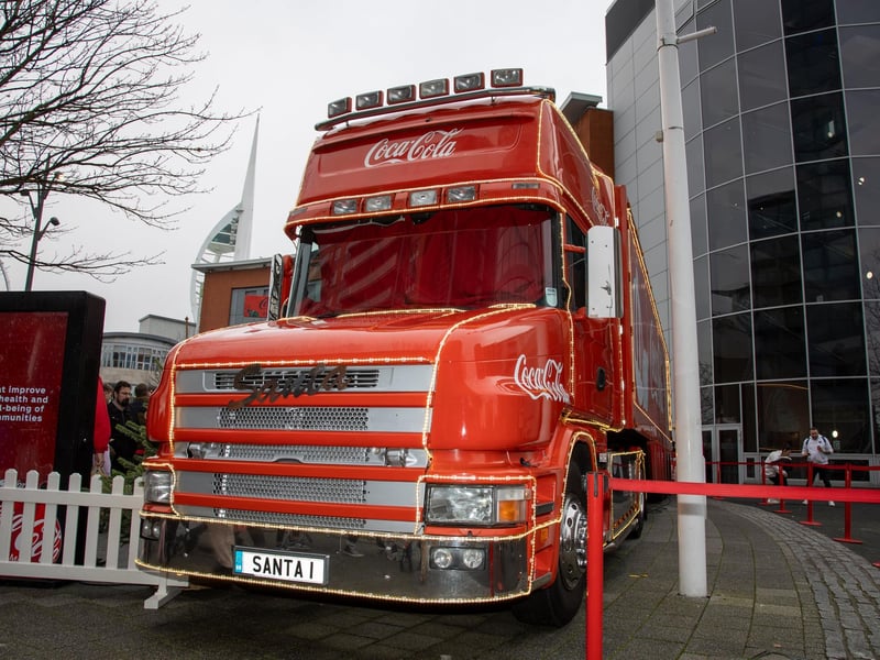 The famous Coca Cola truck arrived in Portsmouth this Saturday, parking up in Gunwharf Quays ready for photo opportunities.