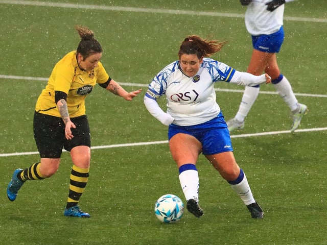 Hawks' Chloe Dark. Picture by Dave Haines