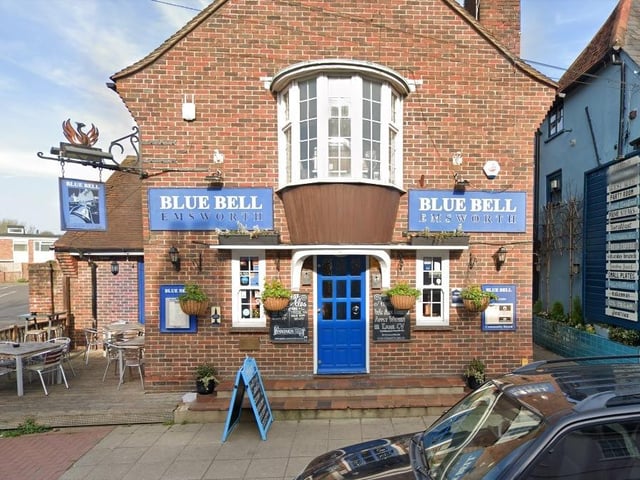 Although there has been a Blue Bell here for many years, this is a relatively modern pub having been rebuilt in the current location in 1960. The brewery associated with the original pub, however, did not survive. The single bar has wood beams and panels, and is decorated with nautical memorabilia. At the front is a small patio seating area and there
is a similar larger walled and part-covered one to the rear.