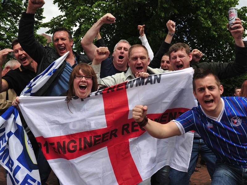 Pompey fans prior the 2010 FA Cup final against Chelsea. Photo by Clive Mason/Getty Images