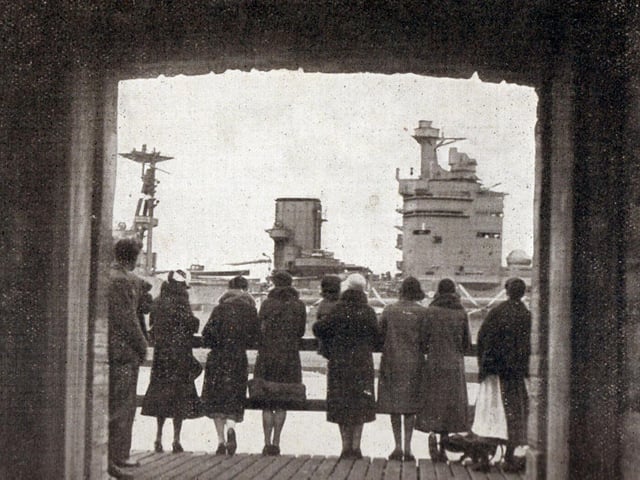 HMS Nelson returning home and passing Sally PortThe bridge of the battleship HMS Nelson as she passes  Sally Port, Old Portsmouth circa 1930.