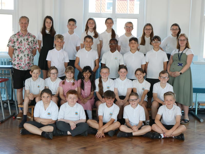 Meon Junior School Class 6L in Southsea